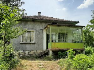 An old house with spacious yard and quiet rural location