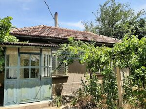 CHEAP BULGARIAN house on the Danube river, Vratsa region