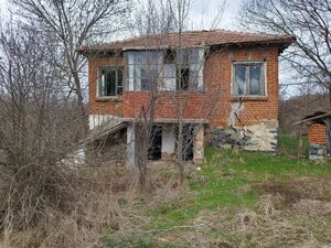 Massive two-story house 15 min from the town of Elhovo Pay M