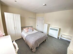 Discover Affordable Student Housing on Lower Court Road, Eps