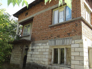 Spacious old country house with quiet location Vratsa