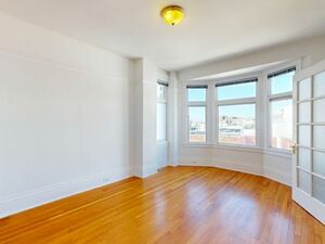 Bright TOP FLOOR! 1BR/1BA in Lower Nob Hill Prime