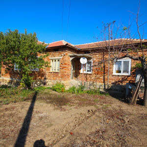 Cheap house in top condition, near a town - Dobrich area