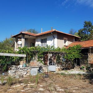 Rural Bulgarian property at the foot of Sakar mountain Hasko