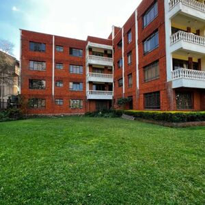 Lavish 2 Bedrooms Apartments in Riverside Drive 